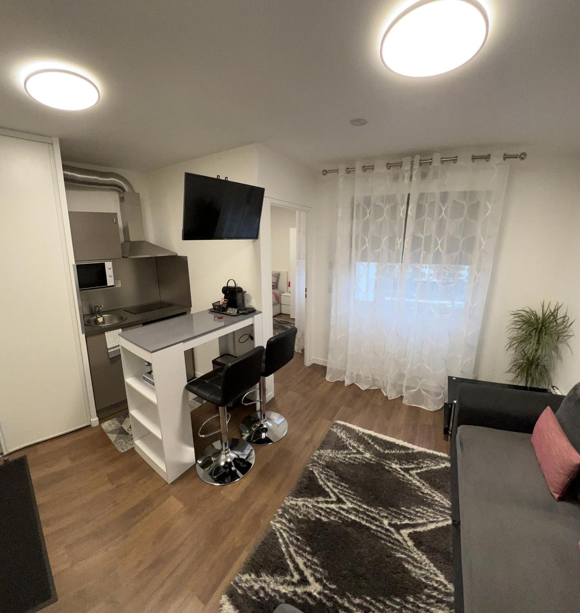 2 Pieces Proche Du Centre Paris 15 Min Apartment